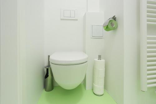 Green Mango City Condo - image 10