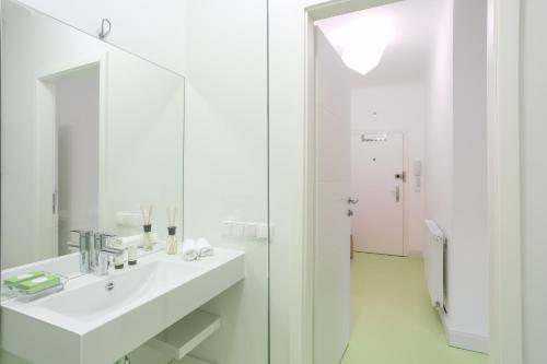 Deluxe Apartment image 3