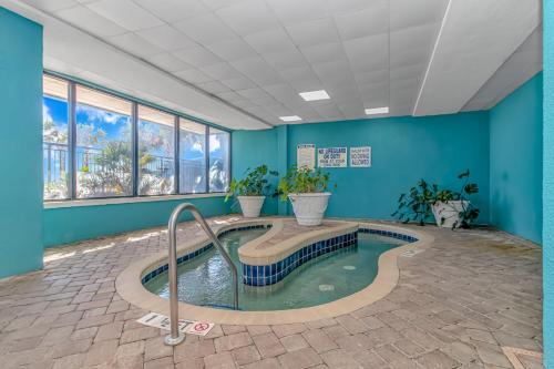 Oceanview 1 Bedroom Suite Landmark Resort 548 Perfect for a couple or party of 4 - image 12
