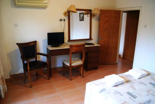 M. Moniatis Hotel - image 12