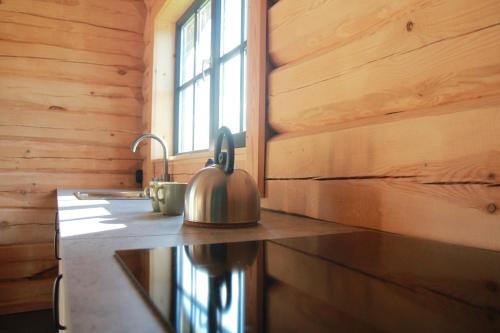 Konyha, Dundaga Axe & Archery guesthouse in Dundaga