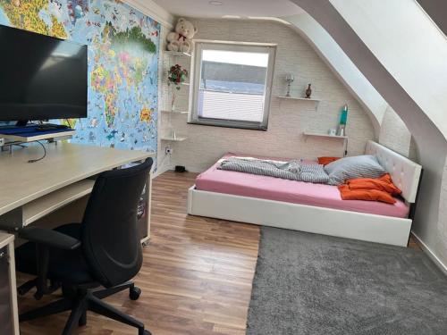 Zimmer HomeOffice Küche WLAN TV mit Terrasse&Grill +Fahrrad (Zimmer HomeOffice Kuche WLAN TV mit Terrasse&Grill +Fahrrad) in Hennef