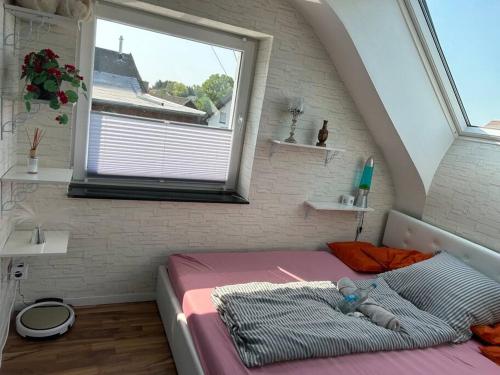 Zimmer HomeOffice Küche WLAN TV mit Terrasse&Grill +Fahrrad in Hove, Deutschland
