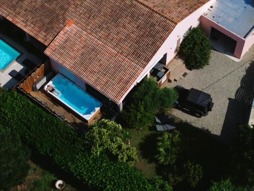 Villa avec piscine entièrement rénovée à 5min de la plage de pinia