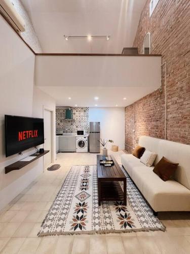 Cotta Room 1 Lv 1 Br in Terracotta House