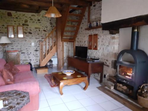 Les Ecots - Petit gîte de caractère à la ferme (Les Ecots - Petit gite de caractere a la ferme) in Availles-Limouzine
