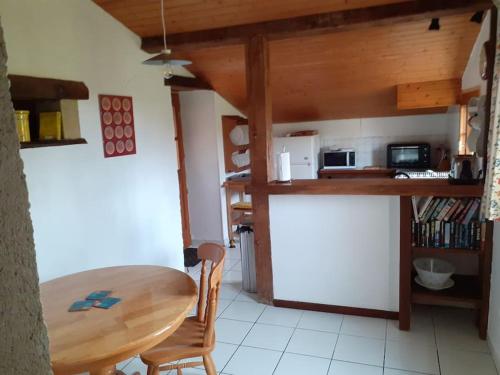 Les Ecots - Petit gîte de caractère à la ferme (Les Ecots - Petit gite de caractere a la ferme) in Availles-Limouzine