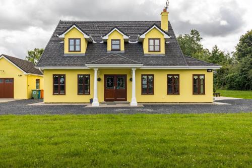 Bilik Tetamu , Yellow House in Newport