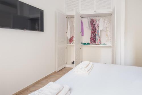 Exterior view of Supernova