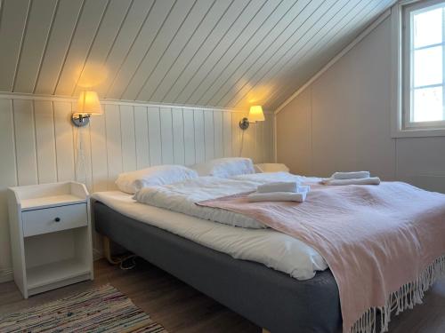 Double or Twin Room with Shared Bathroom
