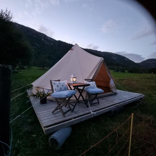 Flatheim Glamping in Viksdalen