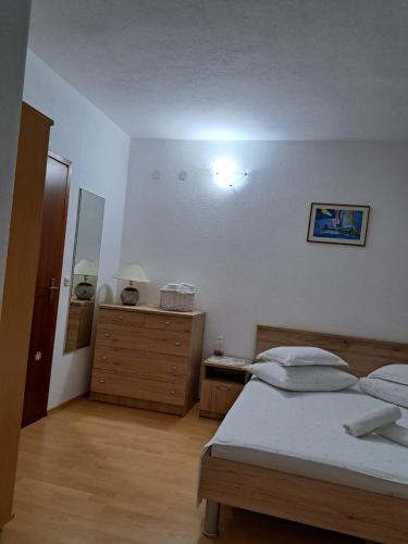 Apartments Garac - image 2
