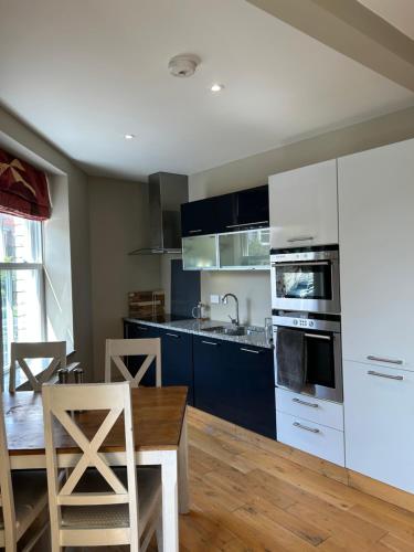 Luxury Apartment - Great Location Room Type - One-Bedroom Apartment