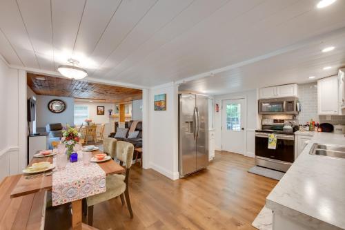 Charming Manheim Cottage with On-Site Animal Viewing in Manheim, USA