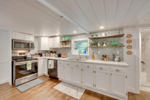 Charming Manheim Cottage with On-Site Animal Viewing in Manheim (PA)