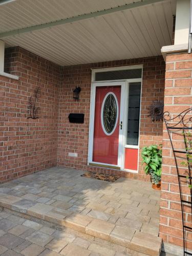 . 2 Beautiful Rooms - Ottawa,ON