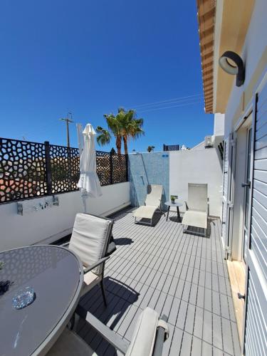 ระเบียง/ชานเรือน, Lovely new House - Guests Apartments in เปรีย ดา โรคา