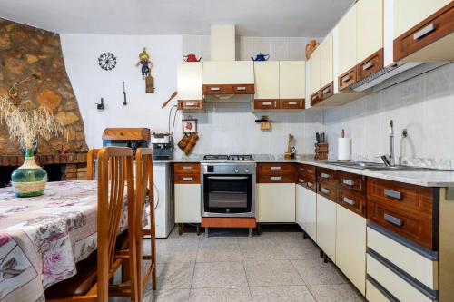 La caseta dels iaios in Masdenverge