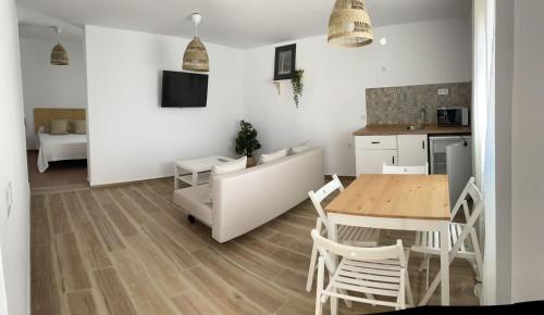 Habitaciones Turisticas - La Tarayuela - Playa de Atlanterra