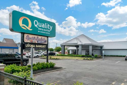 Quality Inn&Suites Banquet Center - Hotel - Livonia