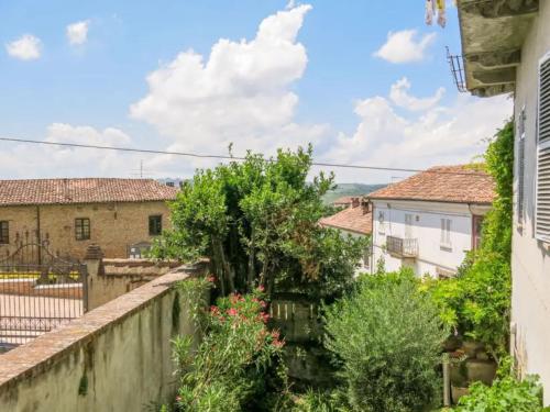  Casa Serra in Montegrosso dʼAsti