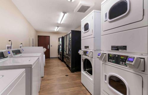 Extended Stay America Suites - Kansas City - Overland Park - Quivira Rd. - 숙소 외관