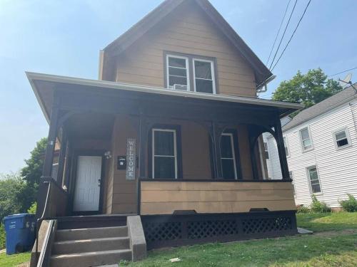 fashionably cozy place in Meriden (CT)