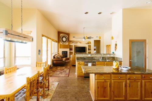 Sprawling Arizona Oasis w/ Dream Backyard in Tramonto