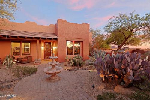 Sprawling Arizona Oasis w/ Dream Backyard in Tramonto