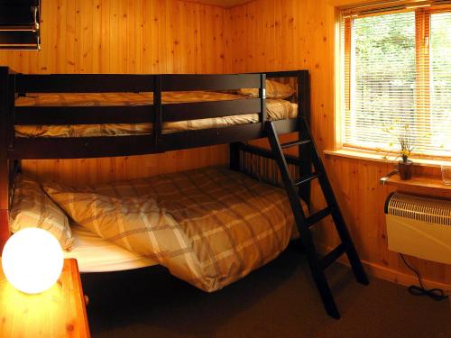 An Carraig Log Cabin in Стратйр