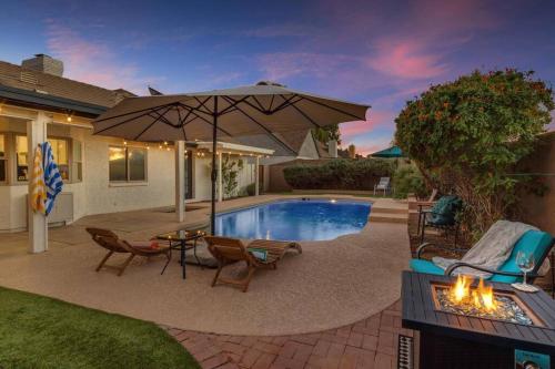 Complete Luxury Home w/ Pool, Spa & Putting Green