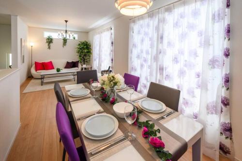 海まで徒歩1分・浜比嘉島まで車で10分！12名宿泊可能な和室ありの宿泊施設 ホームプラスアール