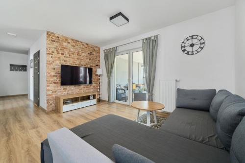 Spacious Apartment with Balcony near the Slavic Hill Wrocław by Renters Prestige, Wrocław (photo 9)