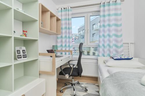 Spacious Apartment with Balcony near the Slavic Hill Wrocław by Renters Prestige, Wrocław (photo 7)