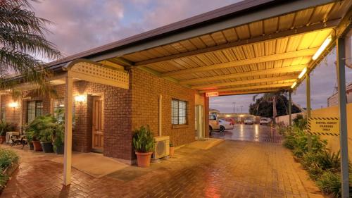 Lobby, Oasis Motor Inn in Broken Hill