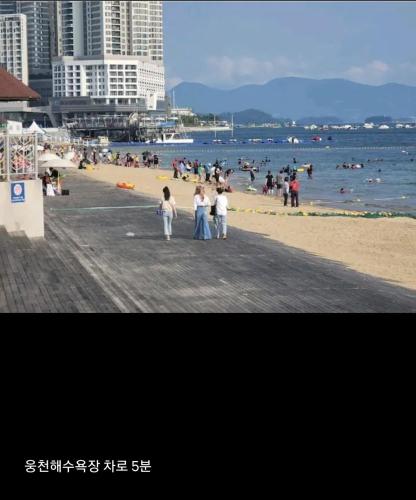 Lotte Castle Marina in Sijeon-dong