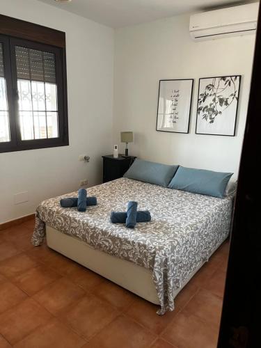 Bonito chalet en La Cala con gran jardín privado