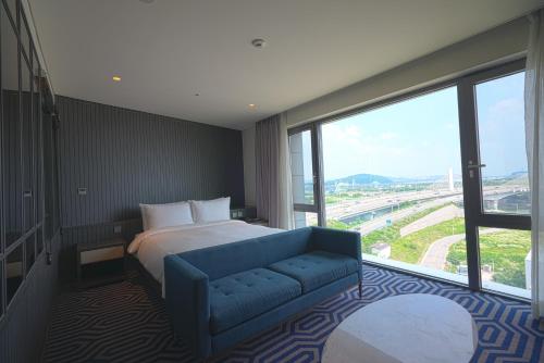 Premier Suite with River View
