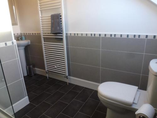 Bathroom, Juniper Cottage in Clovenfords