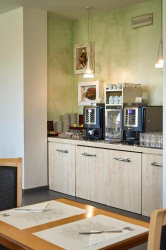 Delfina Palace Hotel - image 14