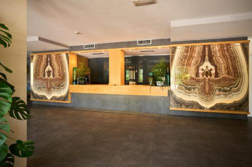 Delfina Palace Hotel - main image