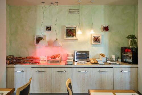 Delfina Palace Hotel - image 5