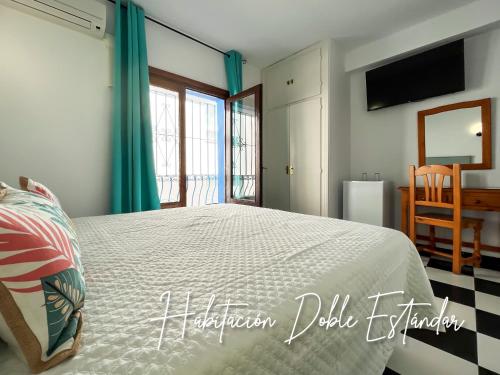 Micaela Charming Hostal - image 5