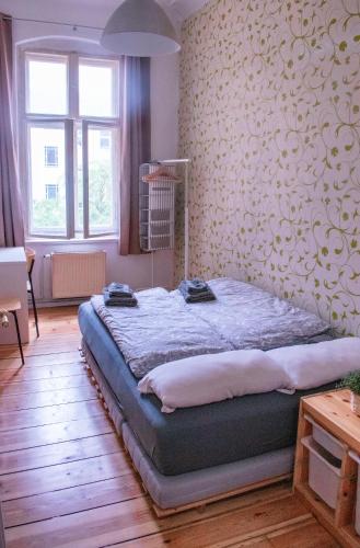 Artsy Room in Shared Flat - 5 minutes from Schönhauser Allee, Берлин (фото 5)