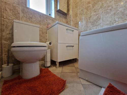 Nice Living Serviced Accommodations 7 - Tap to explore photos