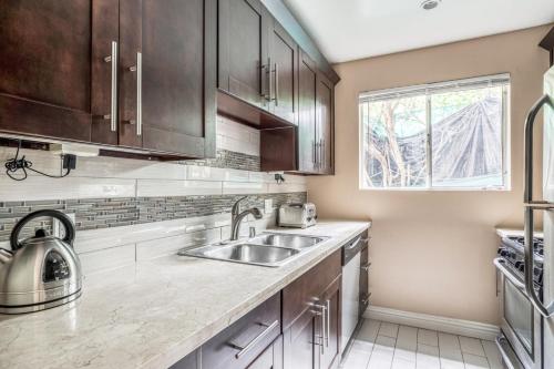 Beverly Hills 2BR nr Rodeo Dr shops WF TJ bars LAX-441, Los Angeles (fotografie 6)