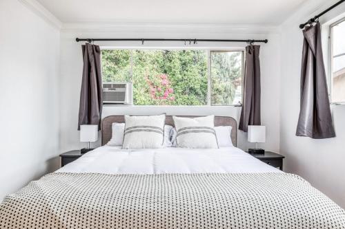 Beverly Hills 2BR nr Rodeo Dr shops WF TJ bars LAX-441, Los Angeles (fotografie 9)