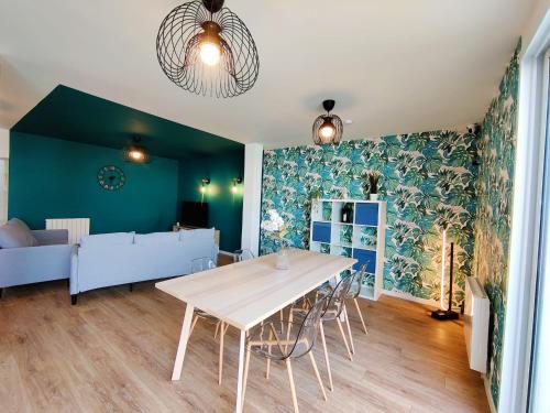 Résidence de 6 chambres avec salles de bain privatives, offrant 180m² d'espace. - Location saisonnière - Brest