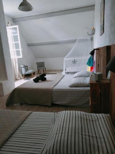 Chambre familiale Anna "Mon lit au pré" , jusqu'à 4 adultes et 2 enfants avec piscine