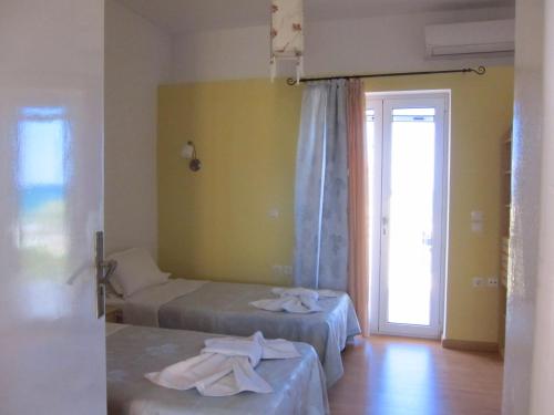 3 bedrooms, 7 beds